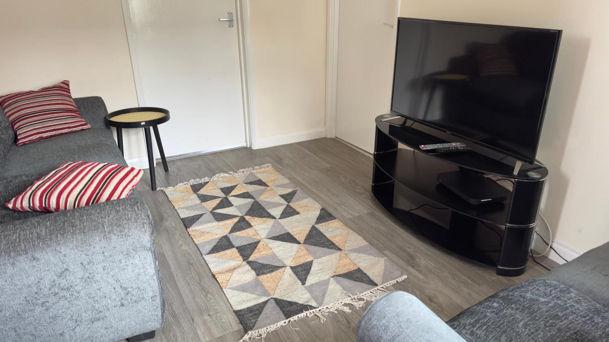 Contractor'S Haven- 4-Bedroom House With Free Parking, Super Fast Wifi, Fran Properties In Aylesbury, Pets Are Welcome! เอลส์เบอรี ภายนอก รูปภาพ